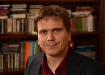 Maarten van Aalderen: “In  Europa l’Olanda gioca al poliziotto cattivo, ma come sempre dietro c’è la Germania”