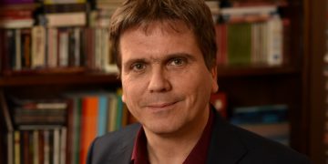 Maarten van Aalderen: “In  Europa l’Olanda gioca al poliziotto cattivo, ma come sempre dietro c’è la Germania”