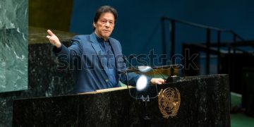 Cambio di passo a Islamabad,  il populismo soccombe alla vecchia guardia  uscita vincitrice dalla crisi costituzionale