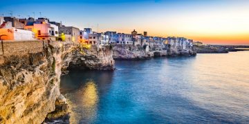 IL SERVILISMO ATLANTISTA ESCLUDE L’ITALIA DAL MEDITERRANEO – Electomagazine 27.10.2022