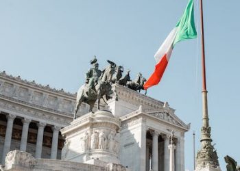 Il Ministro in ginocchio e i nostalgici della Repubblica delle Banane