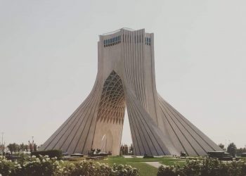 GUERRE PERSIANE – Electomagazine 17.10.2023