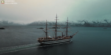 La nave scuola Amerigo Vespucci doppia per la prima volta  Capo Horn