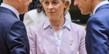 MEDIOCRI IPOCRITI – Electomagazine 17.07.2024