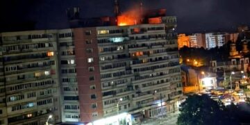 Il sangue e la farsa – Electomagazine 31.05.2026