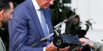 I droni di Merz – Electomagazine 04.09.2026